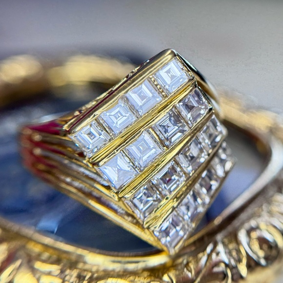 Art Deco 2.07 ctw Carrè Cut Diamond Ring in 18k yellow gold - Picture 12 of 17